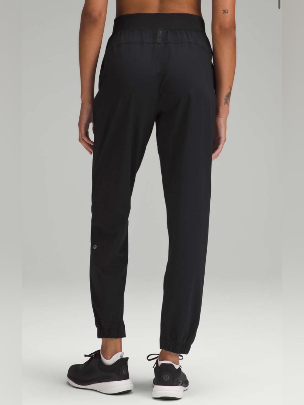 Women's Lululemon Black License To Train High Rise Jogger Pants Size 4